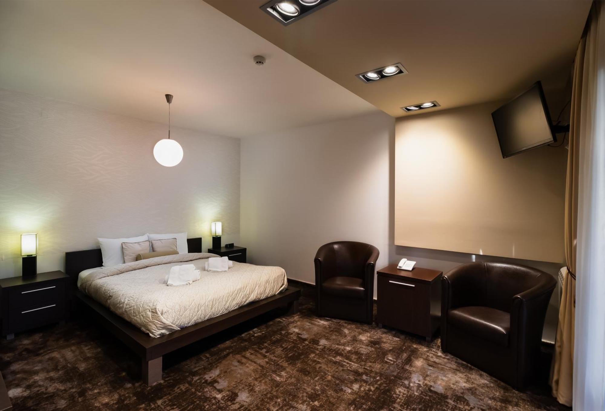 Guest House Panorama Aqualux With Free Parking Novi Sad Bilik gambar
