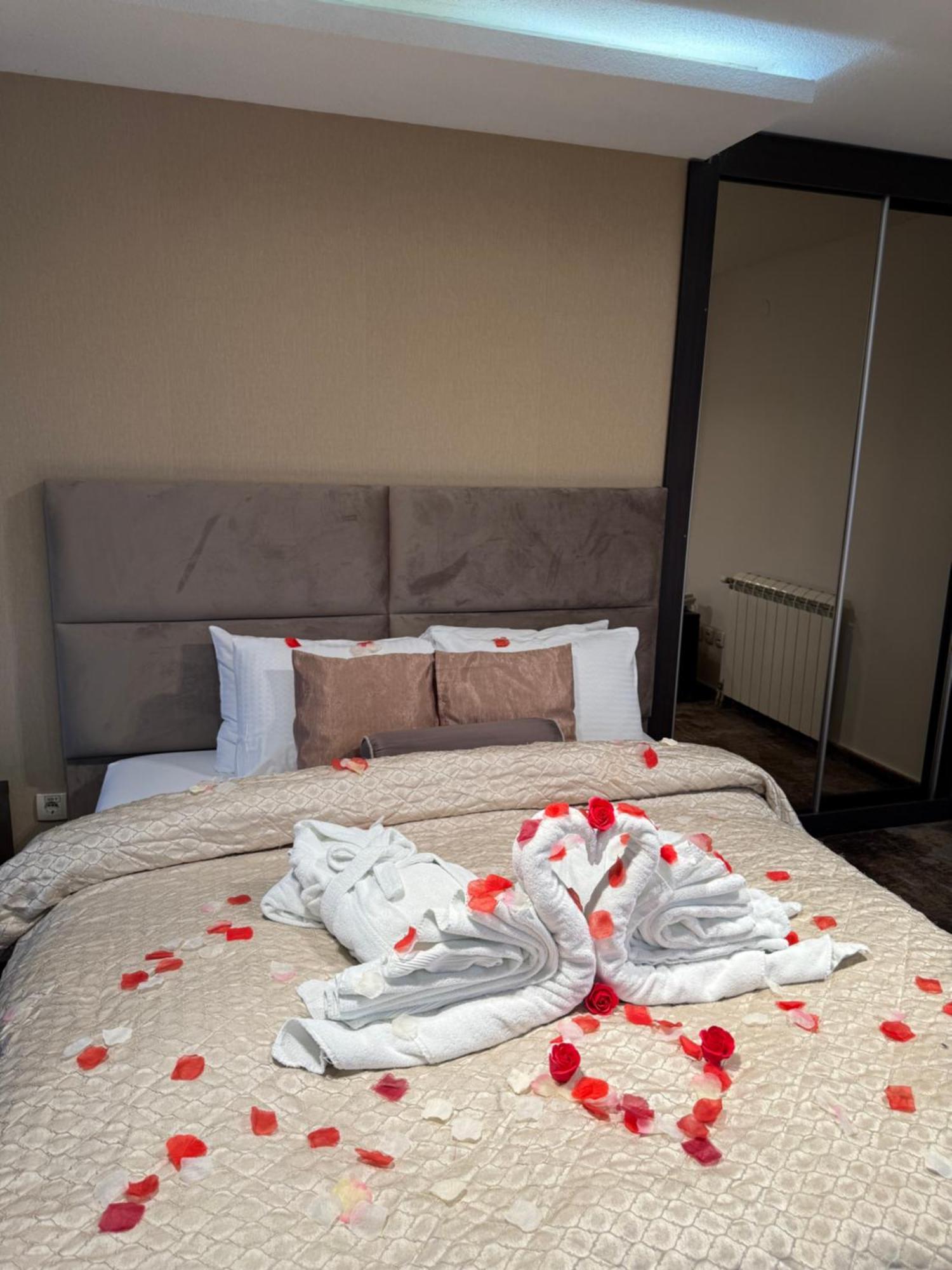 Guest House Panorama Aqualux With Free Parking Novi Sad Luaran gambar
