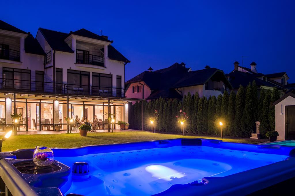 Guest House Panorama Aqualux With Free Parking Novi Sad Luaran gambar